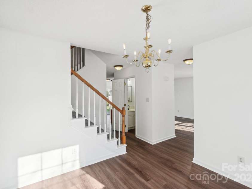 8827 Treyburn Drive, Charlotte, NC 28216.  MLS# CAR4203734, YatesRealty ID 7264. 