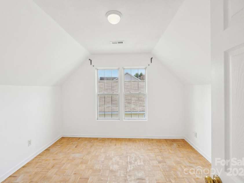 8827 Treyburn Drive, Charlotte, NC 28216.  MLS# CAR4203734, YatesRealty ID 7264. 