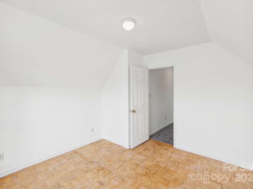 8827 Treyburn Drive, Charlotte, NC 28216.  MLS# CAR4203734, YatesRealty ID 7264. 