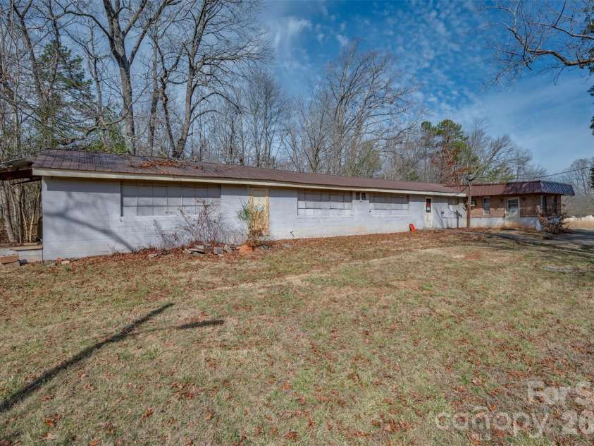 1092 NC 120 Highway, Mooresboro, NC 28114.  MLS# CAR4342013, YatesRealty ID 7265. Workshop/Building