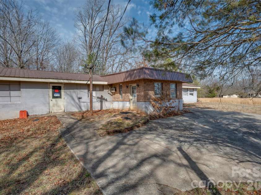 1092 NC 120 Highway, Mooresboro, NC 28114.  MLS# CAR4342013, YatesRealty ID 7265. Workshop/Building