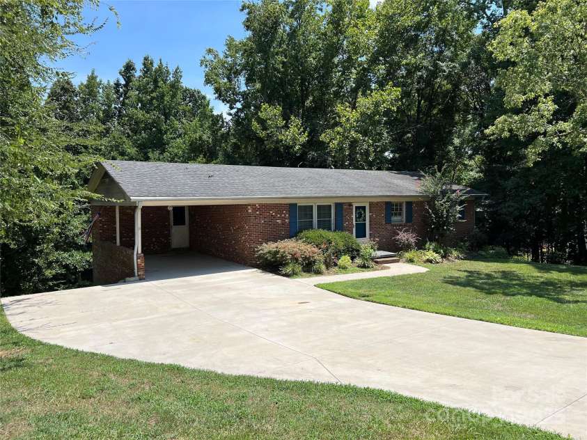 1111 Skyland Drive, Mount Pleasant, NC 28124.  MLS# CAR4155800, YatesRealty ID 7265. 