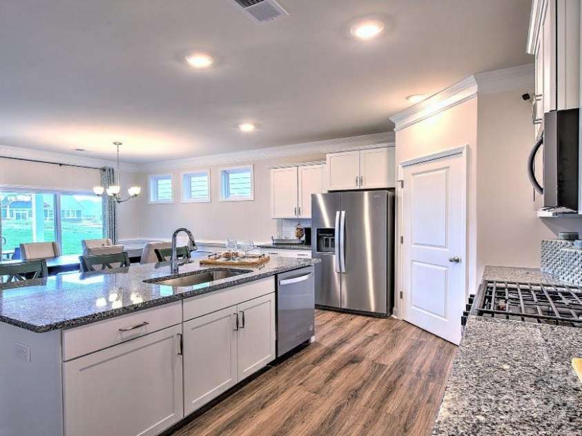 571 Fox Cove Road, Hendersonville, NC 28792.  MLS# CAR4199127, YatesRealty ID 7266. Open Floor plan.