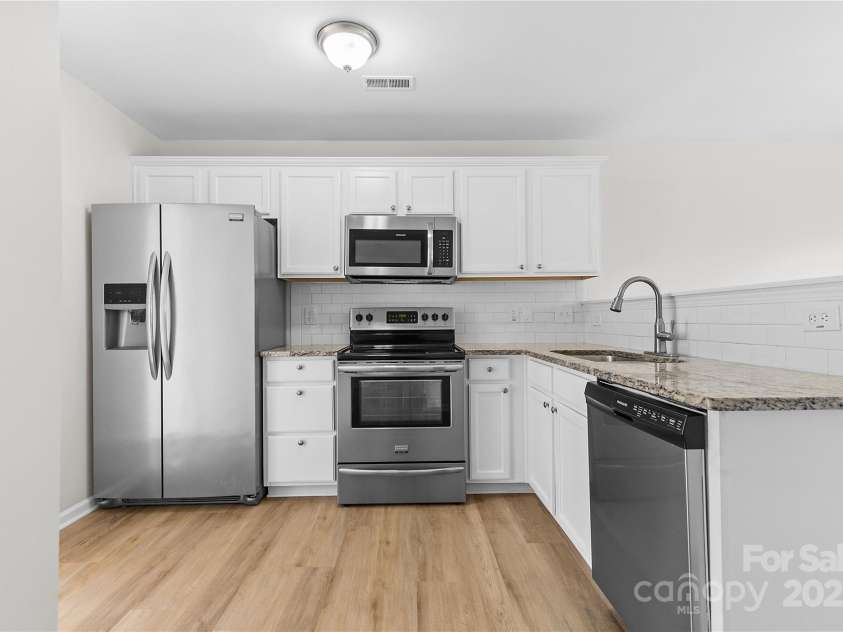 2708 Valley Court, Charlotte, NC 28273.  MLS# CAR4248520, YatesRealty ID 7267. 