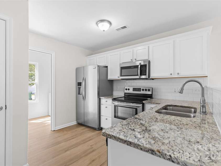 2708 Valley Court, Charlotte, NC 28273.  MLS# CAR4248520, YatesRealty ID 7267. 