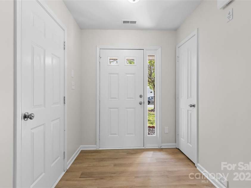 2708 Valley Court, Charlotte, NC 28273.  MLS# CAR4248520, YatesRealty ID 7267. 