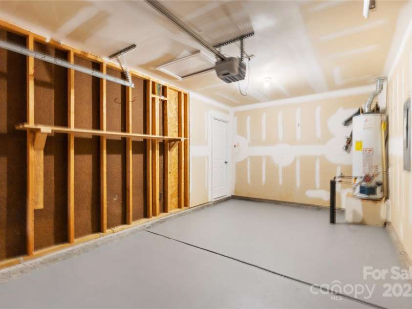 2708 Valley Court, Charlotte, NC 28273.  MLS# CAR4248520, YatesRealty ID 7267. 