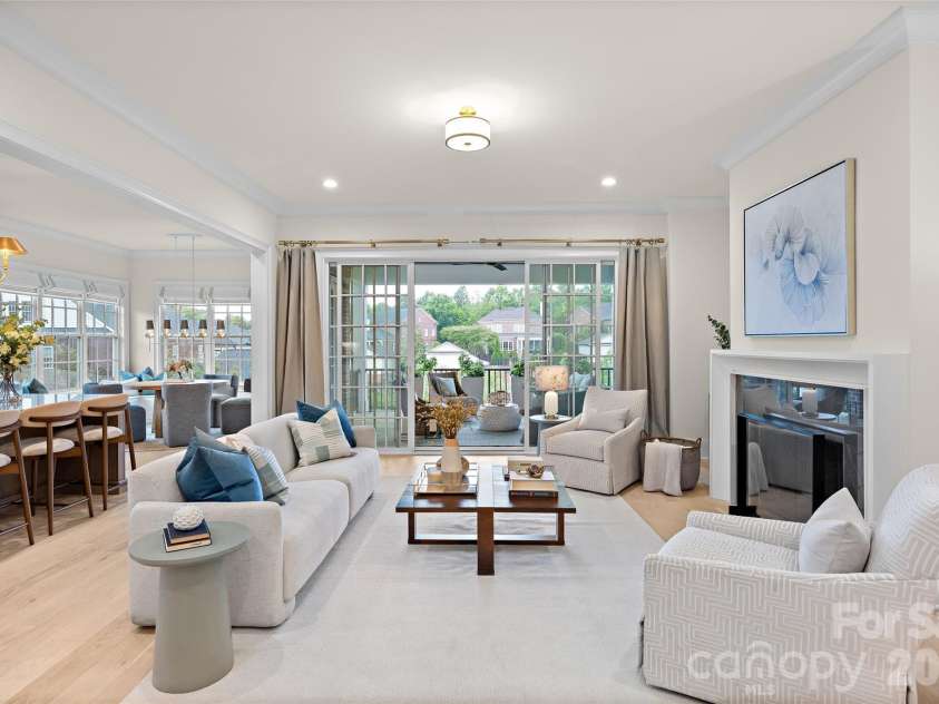 3011 Ella Katherine Way, Charlotte, NC 28210.  MLS# CAR4381192, YatesRealty ID 7267. Beautiful great room