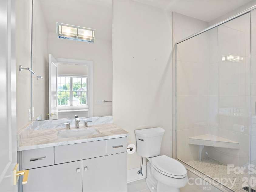 3011 Ella Katherine Way, Charlotte, NC 28210.  MLS# CAR4381192, YatesRealty ID 7267. Ensuite bathroom