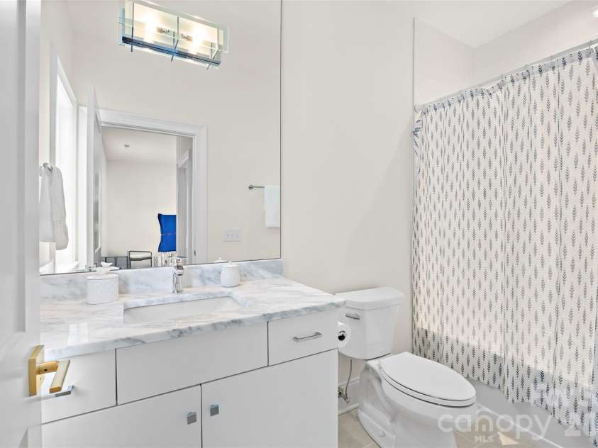 3011 Ella Katherine Way, Charlotte, NC 28210.  MLS# CAR4381192, YatesRealty ID 7267. Ensuite bathroom