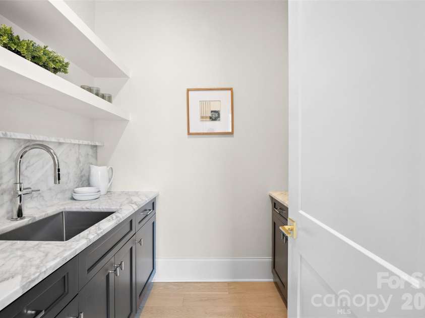3011 Ella Katherine Way, Charlotte, NC 28210.  MLS# CAR4381192, YatesRealty ID 7267. Kitchen scullery/pantry