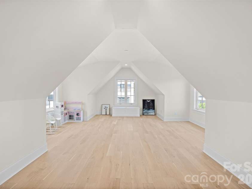 3011 Ella Katherine Way, Charlotte, NC 28210.  MLS# CAR4381192, YatesRealty ID 7267. Spacious bonus room