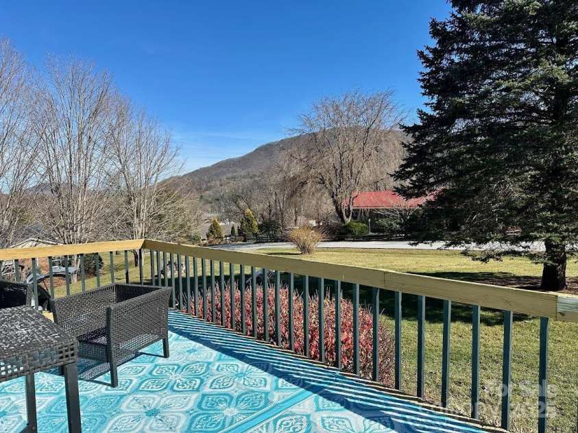 411 Poplar Avenue, West Jefferson, NC 28694.  MLS# CAR4320354, YatesRealty ID 7269. 