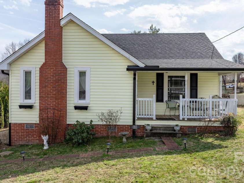 88 Lincoln Avenue, Marion, NC 28752.  MLS# CAR4348914, YatesRealty ID 7270. 