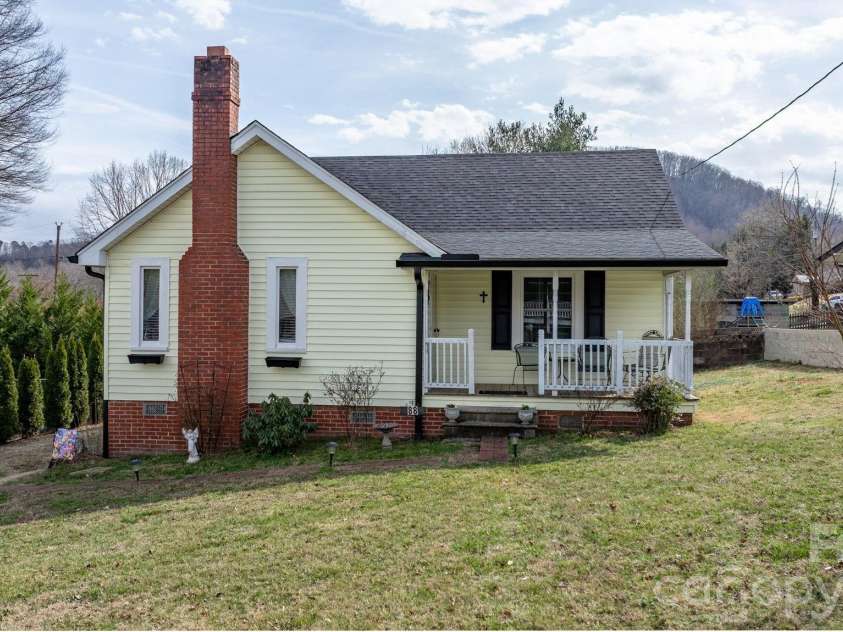 88 Lincoln Avenue, Marion, NC 28752.  MLS# CAR4348914, YatesRealty ID 7270. 