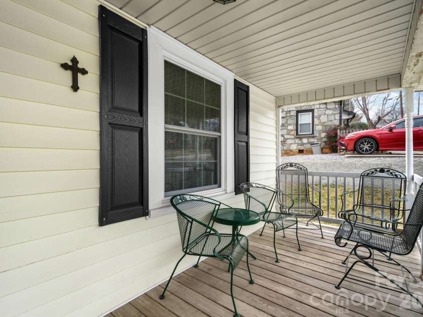 88 Lincoln Avenue, Marion, NC 28752.  MLS# CAR4348914, YatesRealty ID 7270. 