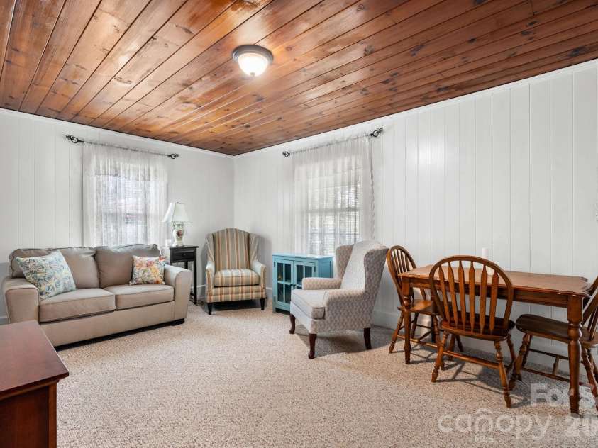 88 Lincoln Avenue, Marion, NC 28752.  MLS# CAR4348914, YatesRealty ID 7270. 