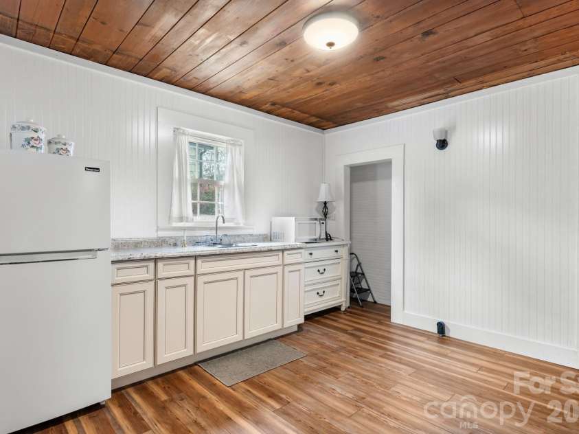 88 Lincoln Avenue, Marion, NC 28752.  MLS# CAR4348914, YatesRealty ID 7270. 