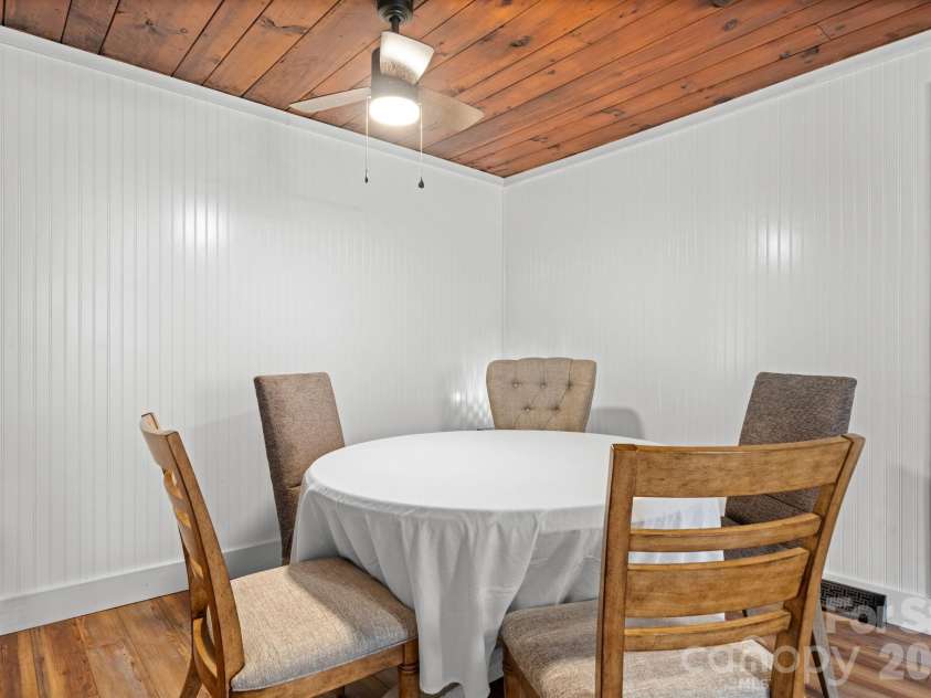 88 Lincoln Avenue, Marion, NC 28752.  MLS# CAR4348914, YatesRealty ID 7270. 