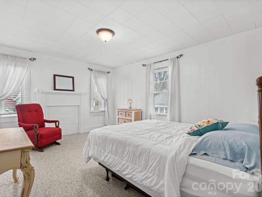 88 Lincoln Avenue, Marion, NC 28752.  MLS# CAR4348914, YatesRealty ID 7270. 