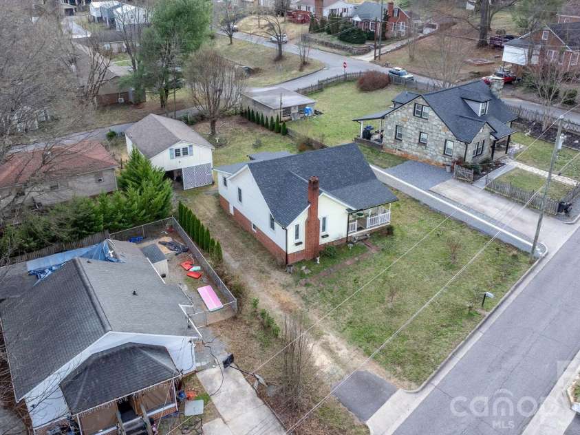 88 Lincoln Avenue, Marion, NC 28752.  MLS# CAR4348914, YatesRealty ID 7270. 