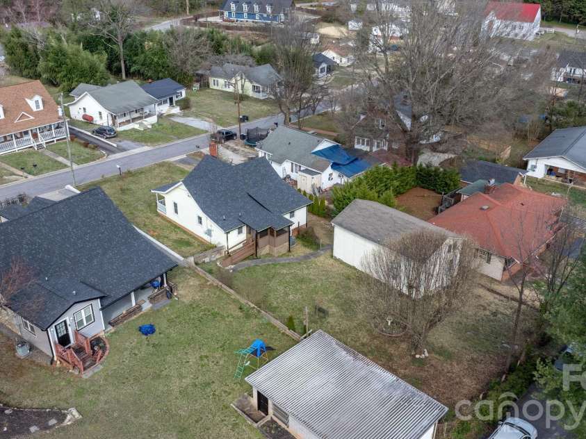 88 Lincoln Avenue, Marion, NC 28752.  MLS# CAR4348914, YatesRealty ID 7270. 