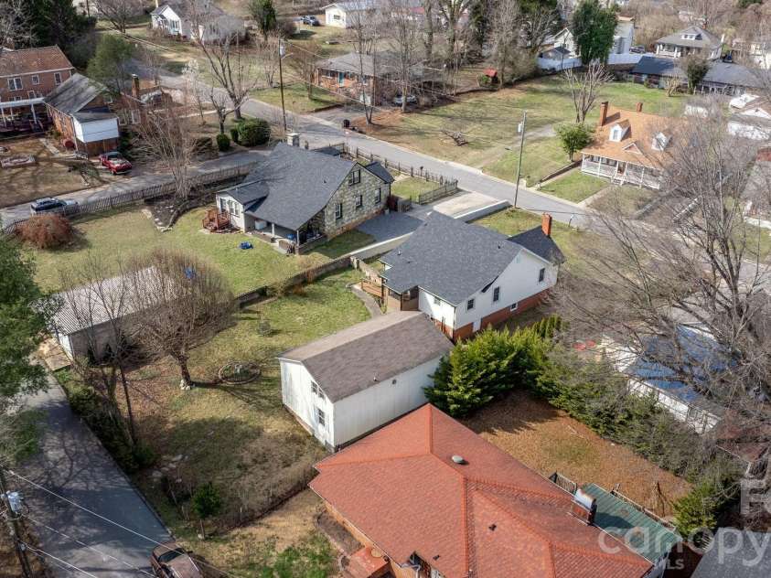 88 Lincoln Avenue, Marion, NC 28752.  MLS# CAR4348914, YatesRealty ID 7270. 