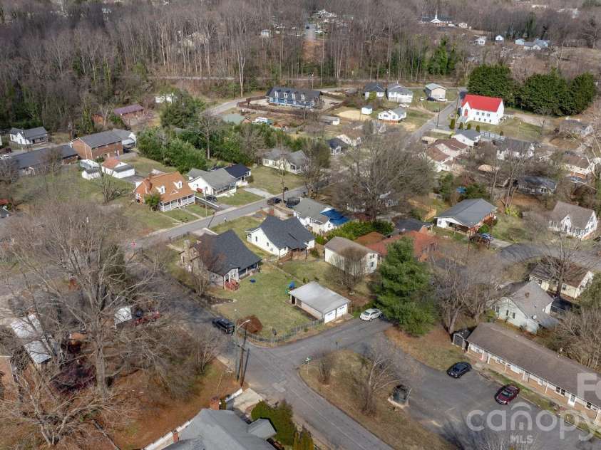 88 Lincoln Avenue, Marion, NC 28752.  MLS# CAR4348914, YatesRealty ID 7270. 