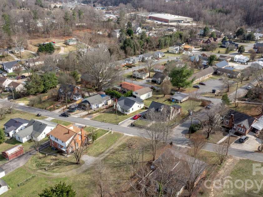 88 Lincoln Avenue, Marion, NC 28752.  MLS# CAR4348914, YatesRealty ID 7270. 