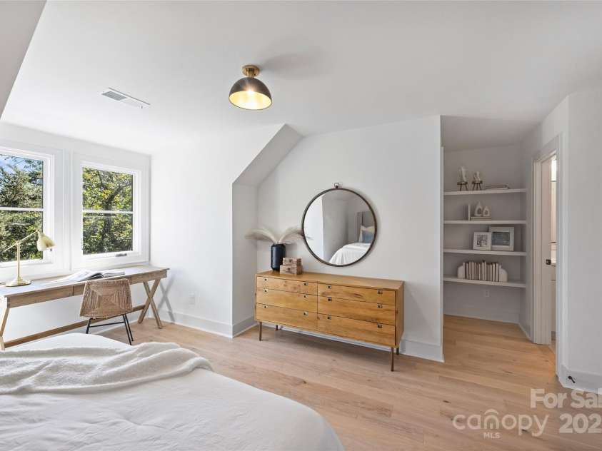 2023 Thurmond Place, Charlotte, NC 28205.  MLS# CAR4206034, YatesRealty ID 7271. Secondary. Representative from last completed unit.