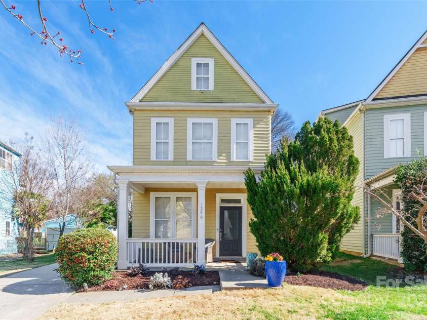 1246 Rising Oak Drive, Charlotte, NC 28206.  MLS# CAR4228735, YatesRealty ID 7272. 