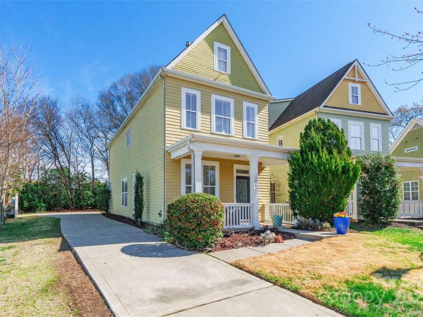 1246 Rising Oak Drive, Charlotte, NC 28206.  MLS# CAR4228735, YatesRealty ID 7272. 