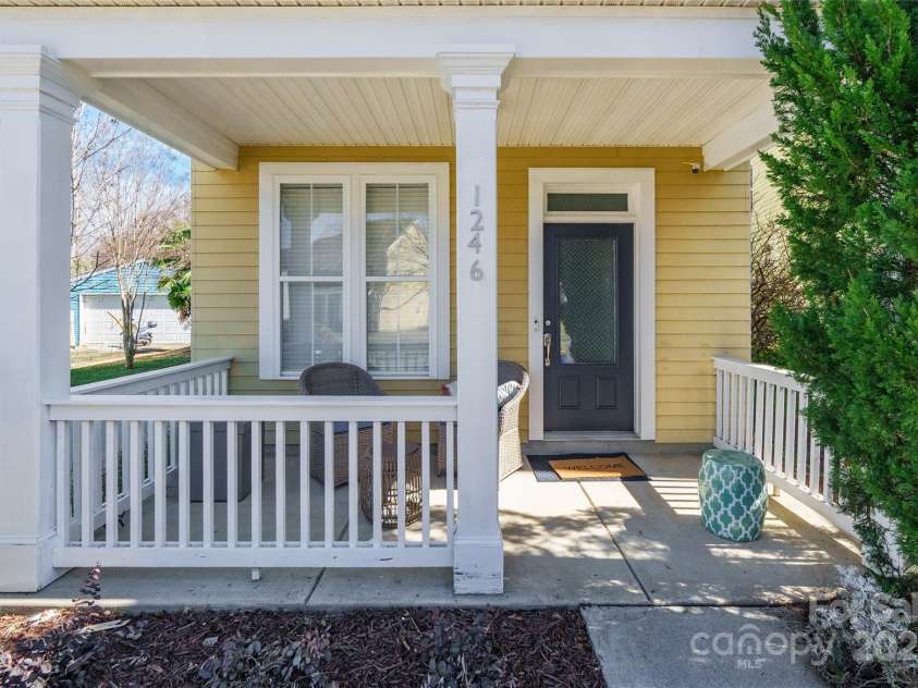 1246 Rising Oak Drive, Charlotte, NC 28206.  MLS# CAR4228735, YatesRealty ID 7272. 