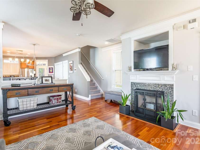1246 Rising Oak Drive, Charlotte, NC 28206.  MLS# CAR4228735, YatesRealty ID 7272. 