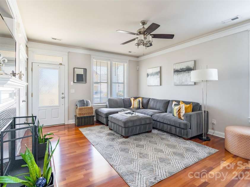 1246 Rising Oak Drive, Charlotte, NC 28206.  MLS# CAR4228735, YatesRealty ID 7272. 