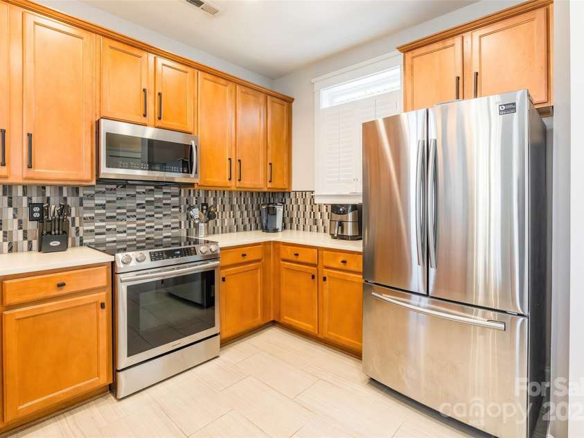 1246 Rising Oak Drive, Charlotte, NC 28206.  MLS# CAR4228735, YatesRealty ID 7272. 