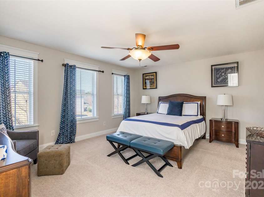 1246 Rising Oak Drive, Charlotte, NC 28206.  MLS# CAR4228735, YatesRealty ID 7272. 