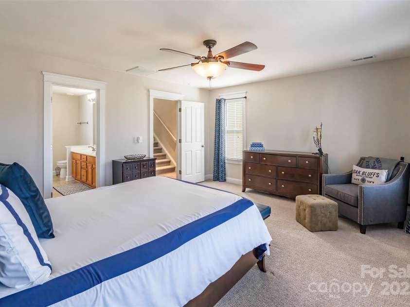 1246 Rising Oak Drive, Charlotte, NC 28206.  MLS# CAR4228735, YatesRealty ID 7272. 