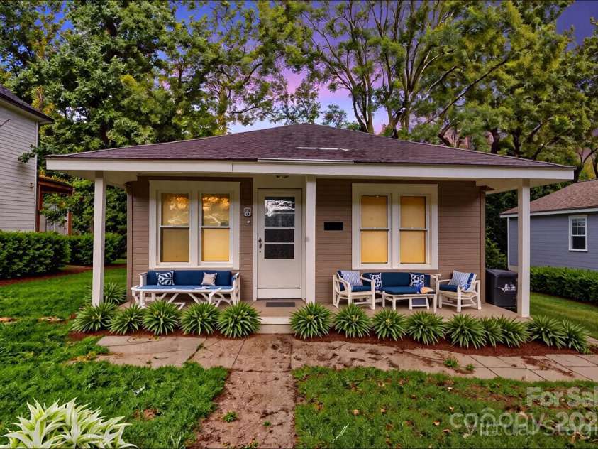 4229 Plato Circle, Charlotte, NC 28208.  MLS# CAR4303896, YatesRealty ID 7273. Welcome to 4229 Plato Cir!! (Virtually Staged).