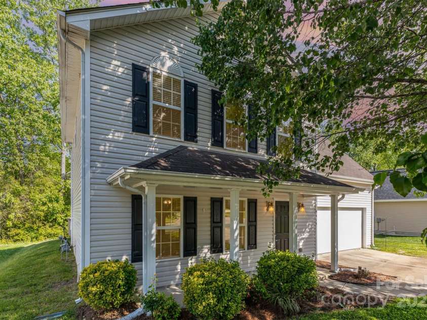 9419 Isaac Hunter Drive, Charlotte, NC 28214.  MLS# CAR4246457, YatesRealty ID 7273. 
