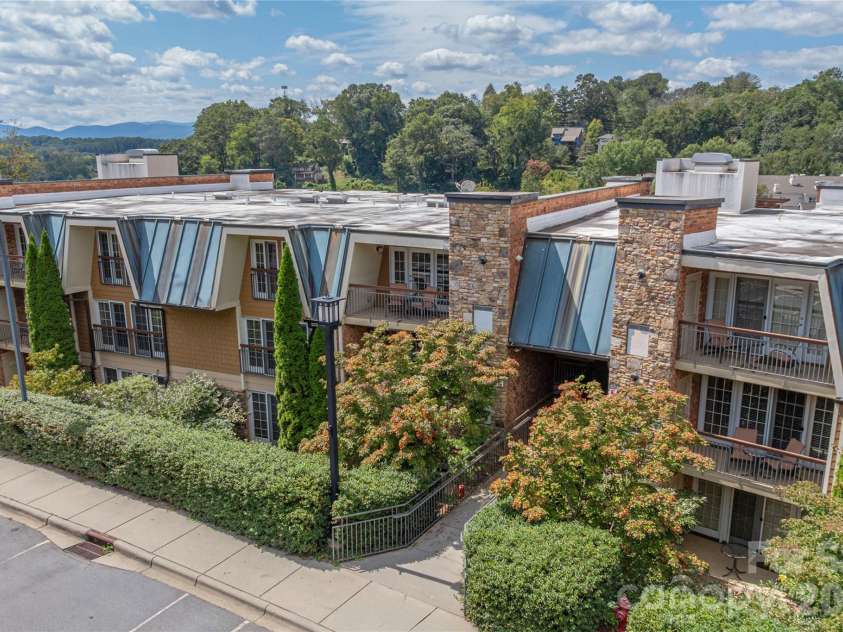 114 Bowling Park Road, Asheville, NC 28803.  MLS# CAR4302722, YatesRealty ID 7274. 
