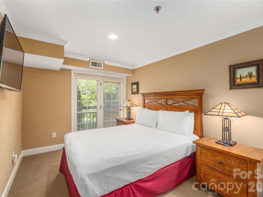 114 Bowling Park Road, Asheville, NC 28803.  MLS# CAR4302722, YatesRealty ID 7274. 