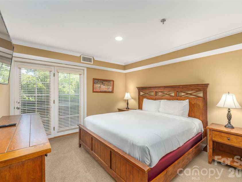 114 Bowling Park Road, Asheville, NC 28803.  MLS# CAR4302722, YatesRealty ID 7274. 