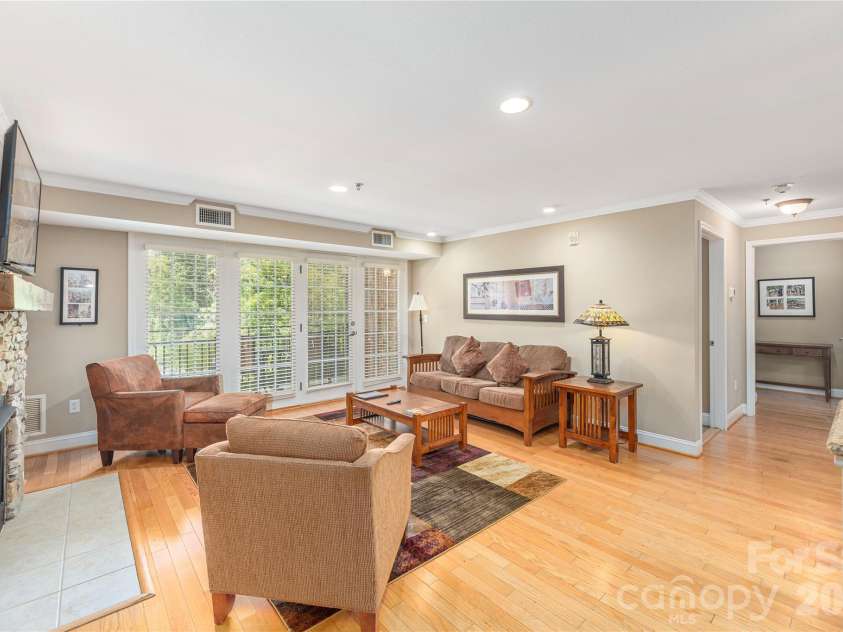 114 Bowling Park Road, Asheville, NC 28803.  MLS# CAR4302722, YatesRealty ID 7274. 