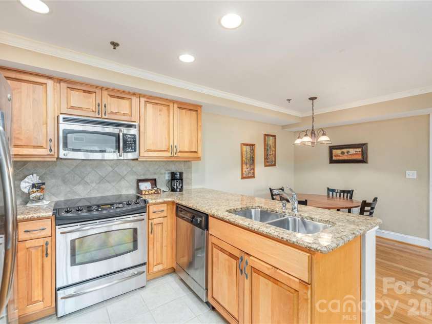 114 Bowling Park Road, Asheville, NC 28803.  MLS# CAR4302722, YatesRealty ID 7274. 
