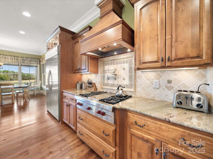 810 Lake Wright Road, China Grove, NC 28023.  MLS# CAR4236007, YatesRealty ID 7274. Wolf Gas Cooktop