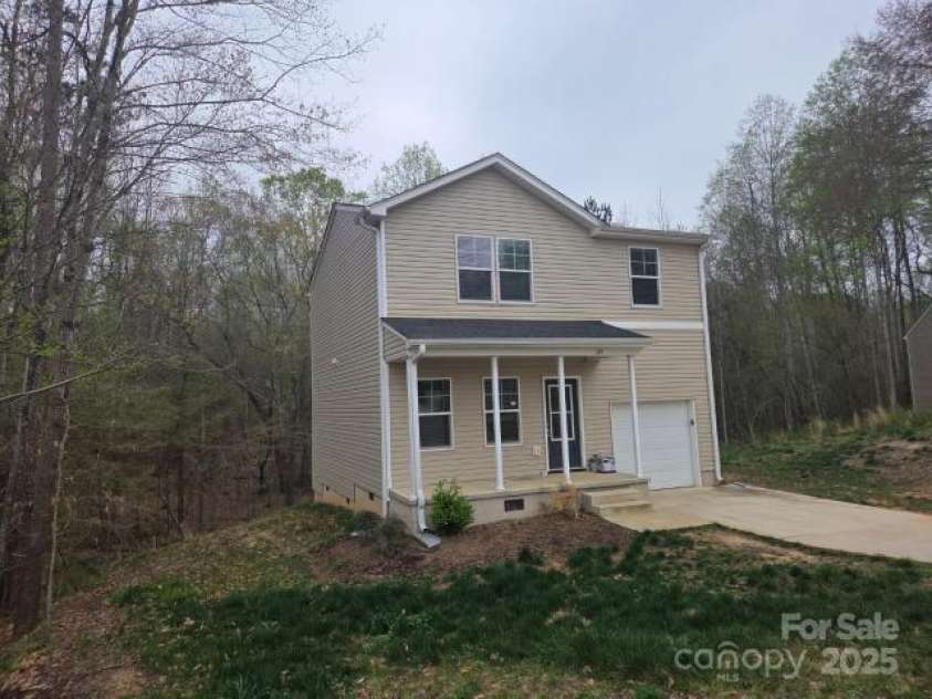 149 Kodak Drive, Statesville, NC 28625.  MLS# CAR4248073, YatesRealty ID 7275. 