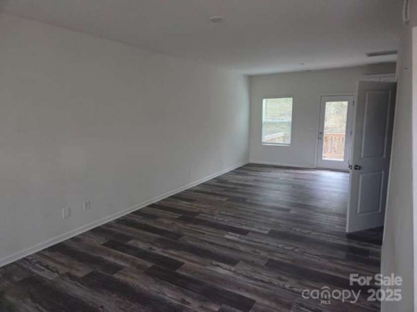 149 Kodak Drive, Statesville, NC 28625.  MLS# CAR4248073, YatesRealty ID 7275. 