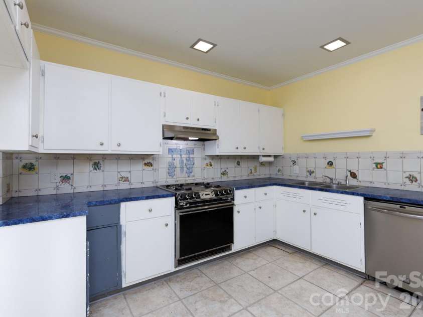718 Milton Avenue, Rock Hill, SC 29730.  MLS# CAR4338341, YatesRealty ID 7275. 
