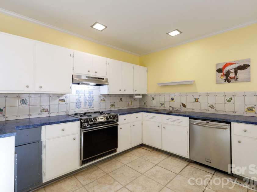 718 Milton Avenue, Rock Hill, SC 29730.  MLS# CAR4338341, YatesRealty ID 7275. 